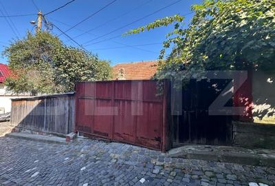 Casa individuala de vanzare, cu anexa si curte, zona Schei - 4