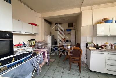 Casa individuala, cu 12 camere,5 bai, acces auto, teren 642, Girocului - 10