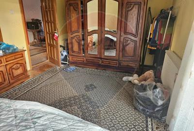 Apartament cu 3 camere de vanzare, str. Hortensiei - 8