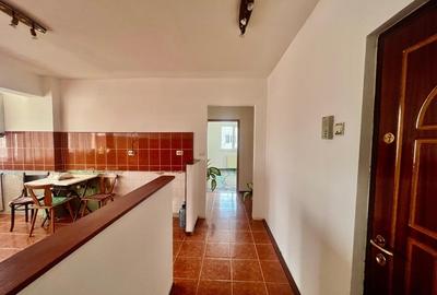 Apartament 3 Camere - Decomandat - zona Vasile Aaron - 2