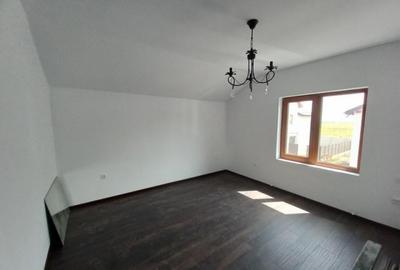 Casa 4 camere in duplex  la  Strejnic. - 13