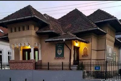 Casa, ultracentral Tg. Jiu - inchiriere - 1