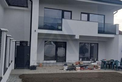 Casă individuală cu 4 camere cu Canalizare în Șelimbăr - 1