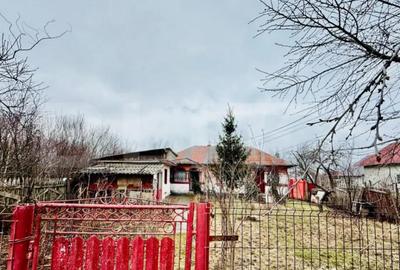 Casă cu 3 camere cu Teren 920 Mp în Central