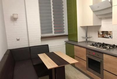 Garsonieră decomandată în Romană