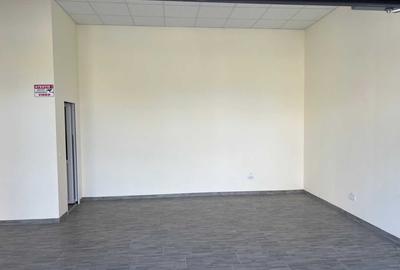 Spațiu comercial, de 60 mp, în Spitalul Județean - 8