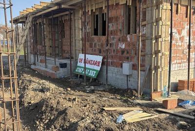 Casă cu 4 camere în Central - 2