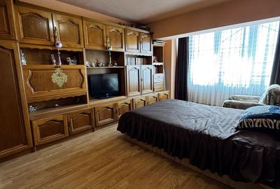 Apartament cu 2 camere decomandat, mobilat în Cetate