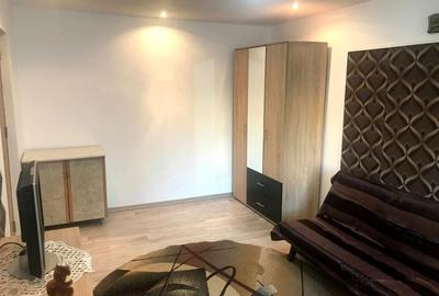 Garsonieră decomandată în Central - 2