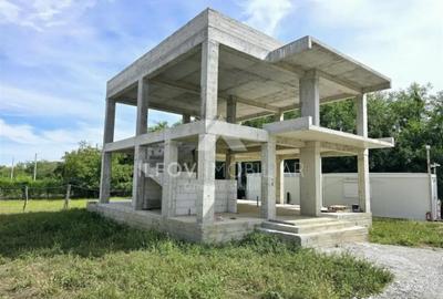 Teren de 3298 mp, în Odăi - 6