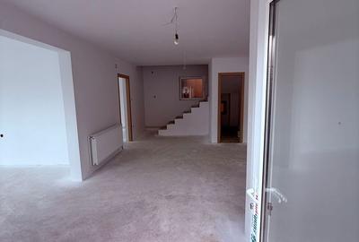 Casă cu 5 camere cu Teren 1000 Mp în Ceuaș - 15