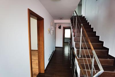 Navodari(Centru)- Casa D+P+2+T, construcție solidă, disponibila imediat - 12
