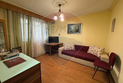 Apartament cu 3 camere decomandat, mobilat în Sud