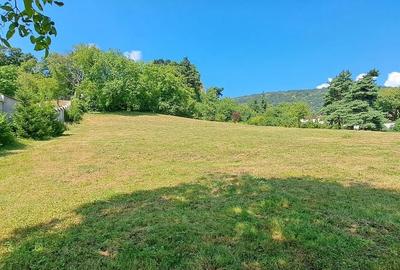 Proprietate superba teren, cladire cu opt garaje si gard zidit - 4