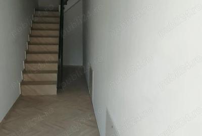 Casă cu 6 camere cu Teren 300 Mp în Central