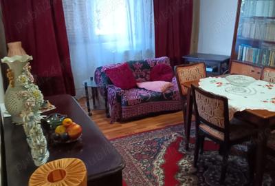 Vand apartament 2 camere, la etajul1 in Giurgiu cu vedere in Sos.Bucuresti, langa Motanul Incaltat Vand apartament 2 camere, la etajul1 in Giurgiu cu vedere in Sos.Bucuresti, langa Motanul Incaltat - 1