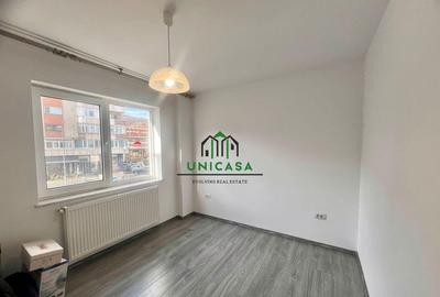 Apartament 2 camere/ Zona Nord/ etaj 2/4 - 1