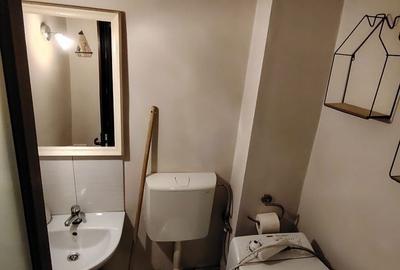 Apartament cu 3 camere semidecomandat în Central - 1
