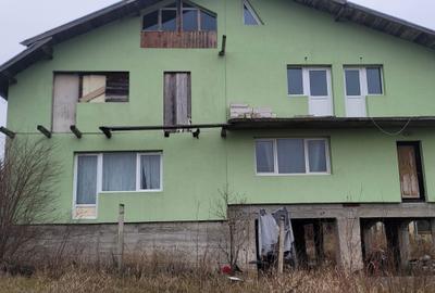 Casă cu 4 camere în Valea Adâncă - 2