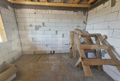 Casa individuala, 72 mp utili, teren 286 mp, zona Simnicul de Jos - 3