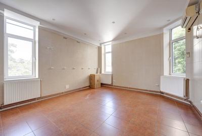 Apartament cu 4 camere semidecomandat în Moșilor - 7