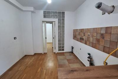 Apartament cu 4 camere decomandat în Central - 7