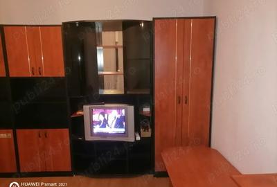 Garsonieră decomandată în Central - 2