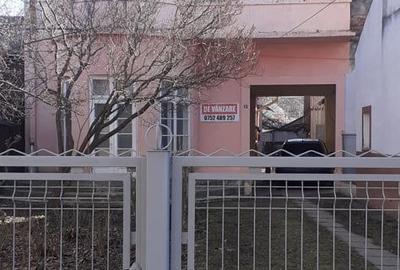 Casă cu 6 camere în Rădăuți - 1