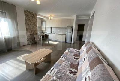 Apartament cu 3 camere semidecomandat în Florești