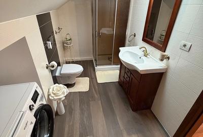 Apartament cu 3 camere semidecomandat în Dumbrăvița