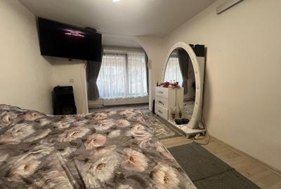 Casă cu 4 camere în Tineretului