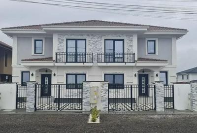Casă individuală cu 5 camere în Săcălaz