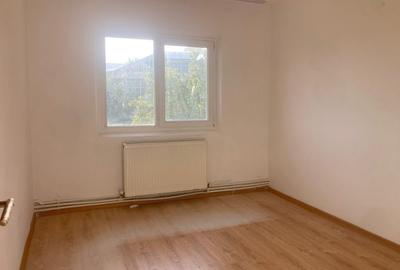 59000EUR!Apartament 3 camere,70mp,dec,la 2 min de centru - 4
