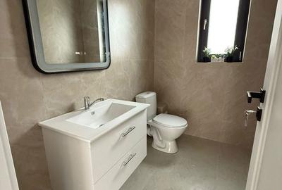 Casă cu 4 camere cu Teren 50 Mp în Central