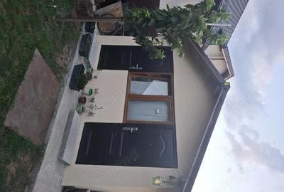 Casă cu 4 camere cu Teren 400 Mp în Brănești - 1