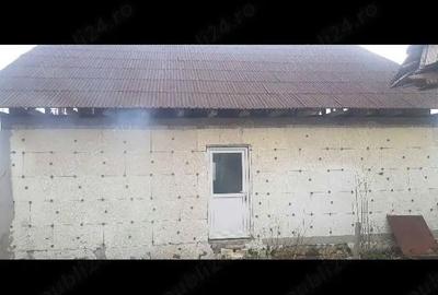 Casă cu Teren 1410 Mp în Castelu - 3