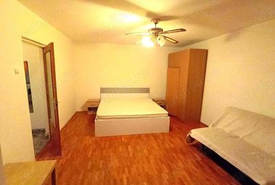 Garsonieră decomandată în Decebal - 2