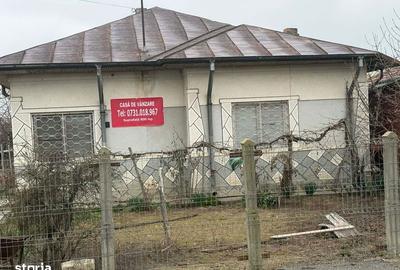 Casă cu 4 camere cu Teren 800 Mp în Central - 1