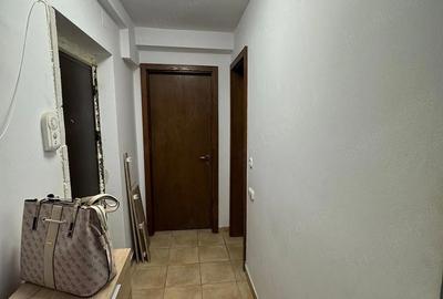 Apartament cu 2 camere decomandat în Cornișa - 1