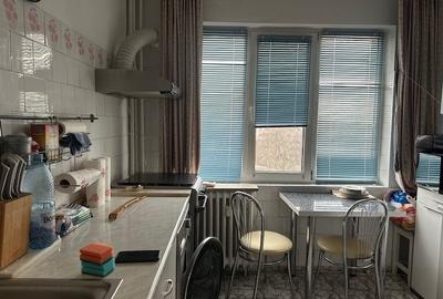 Apartament cu 3 camere semidecomandat în 1 Decembrie 1918 - 2