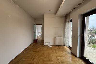 Birou, de 350 mp, în Europa - 9