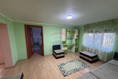 Apartament cu 3 camere decomandat în Gară - 2