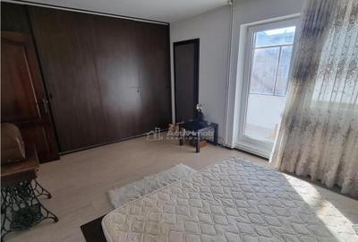 Apartament 3 cam renovat et 3 din 4 zona F-uri - 5