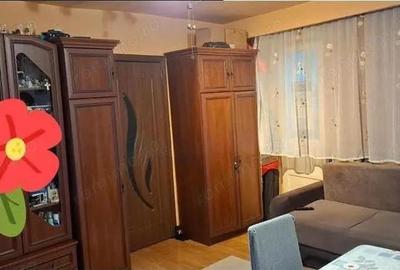 Apartament 3 camere zona Dacia etaj 2 cu centrala - 2