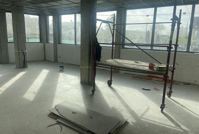 Spațiu comercial, de 360 mp, în Central - 3