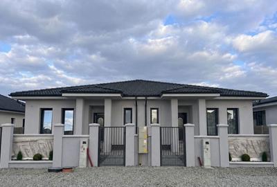 Casă cu 3 camere în Moșnița Nouă - 2