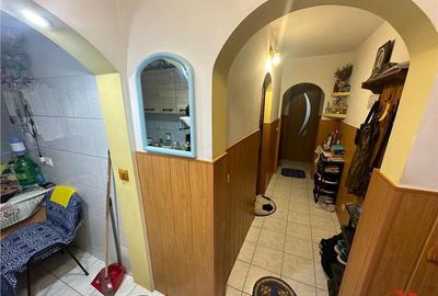 Ap 3 cam, Sud scoala nr 8, 50mp utili, et 1/4, CT - 3