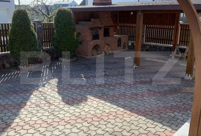 Casa de vanzare, cu 5 camere, 220 mp, zona Unirea - 2