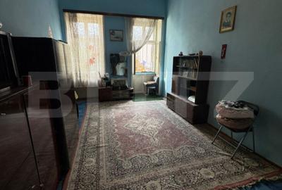 Apartament cu 3 camere semidecomandat în Central - 1