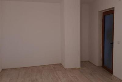 Apartament cu 4 camere decomandat, mobilat în Alexandru cel Bun - 16